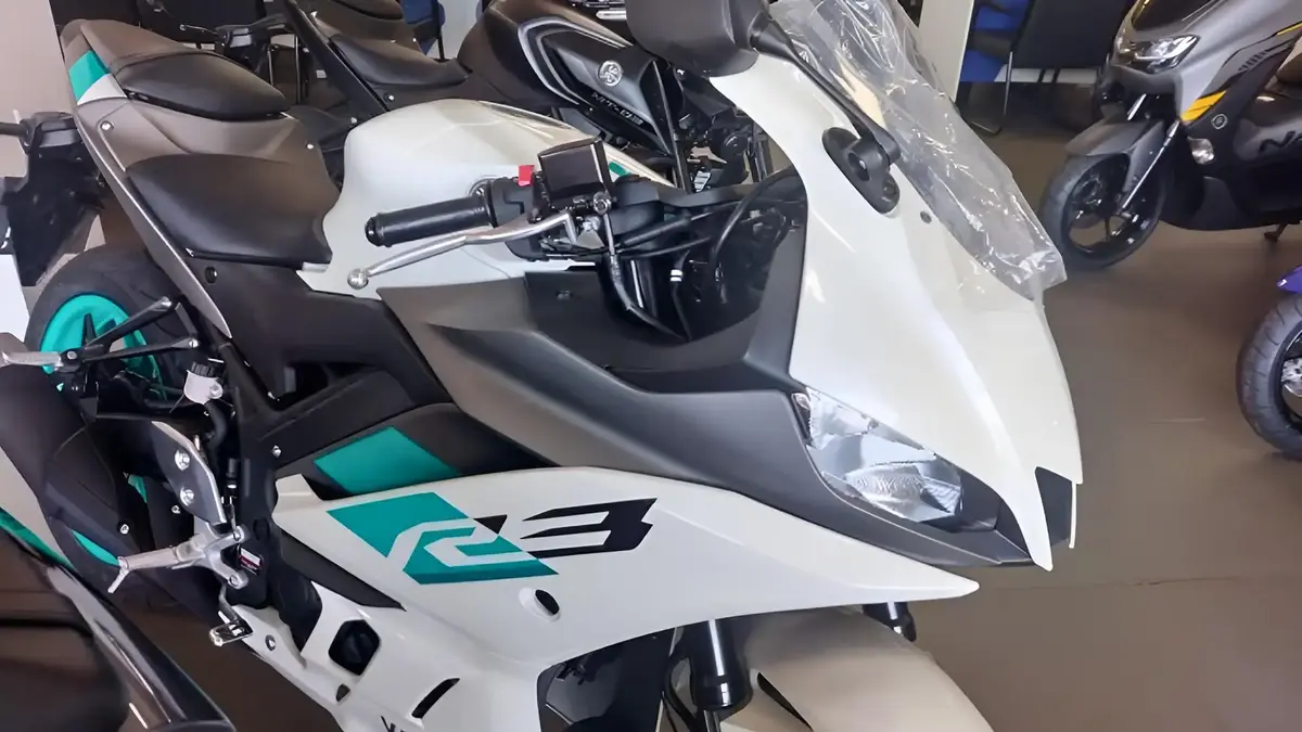 लड़कों की नई GF बनी Yamaha की नई स्पोर्ट बाइक! किलर लुक के साथ 55KMPL का माइलेज और धमाकेदार फीचर्स…