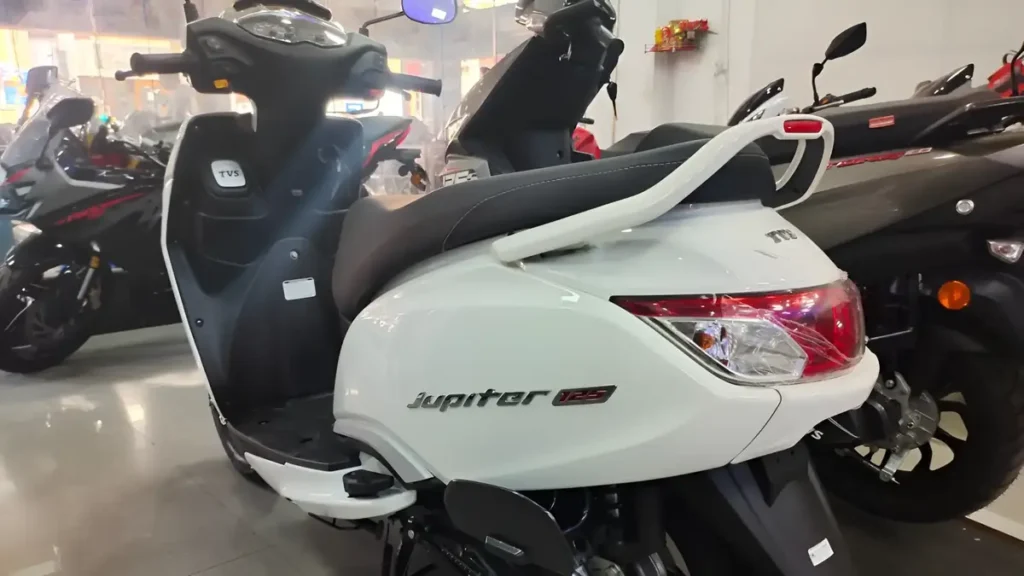 TVS ने रच डाला इतिहास ला दिया Jupiter 125 अब CNG में - मात्र ₹30,000 के साथ 100km की फर्राटेदार माइलेज और धाकड़ Looks